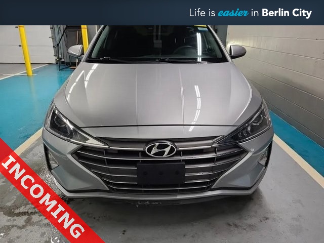 2020 Hyundai Elantra SEL photo 2