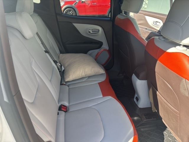 2016 Jeep Renegade Limited photo 5