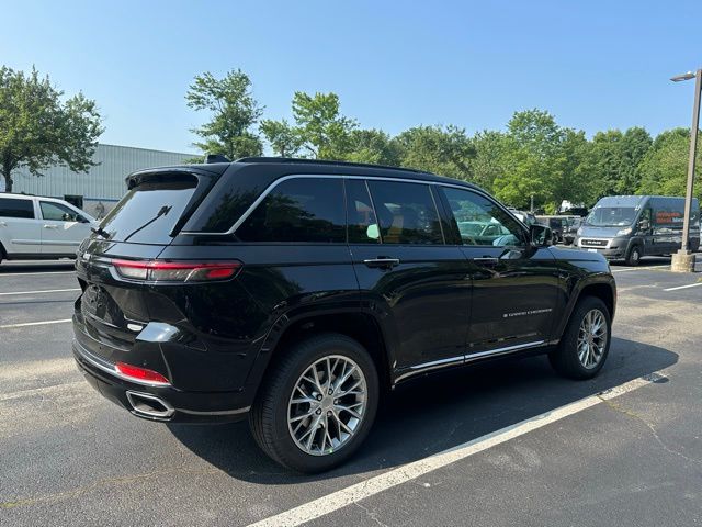 2025 Jeep Grand Cherokee Summit photo 5