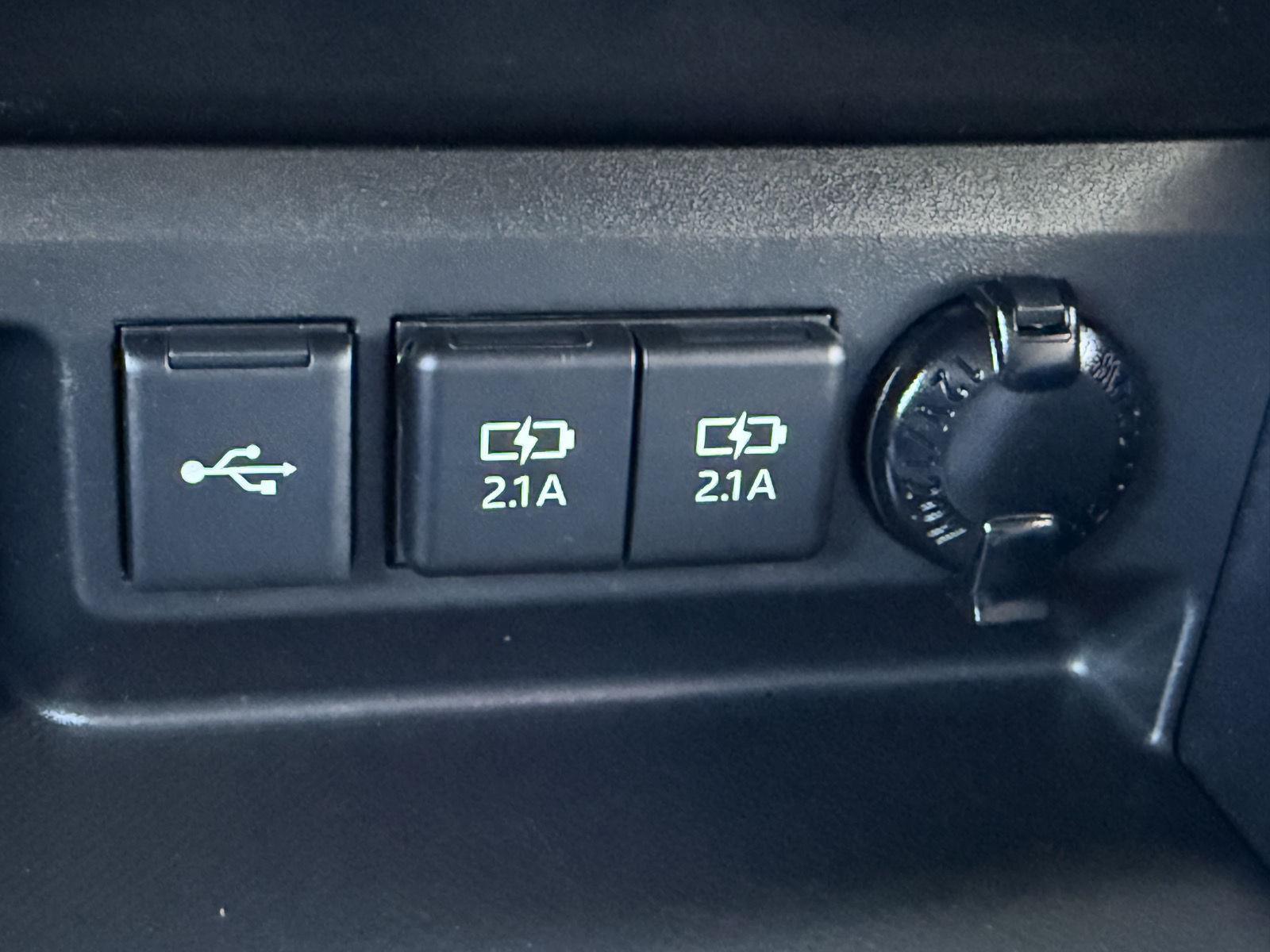 2021 Toyota Highlander XLE photo 23