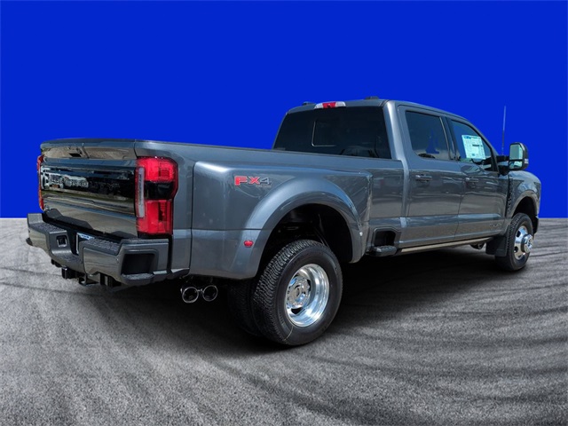 2025 Ford F-350 Platinum photo 3