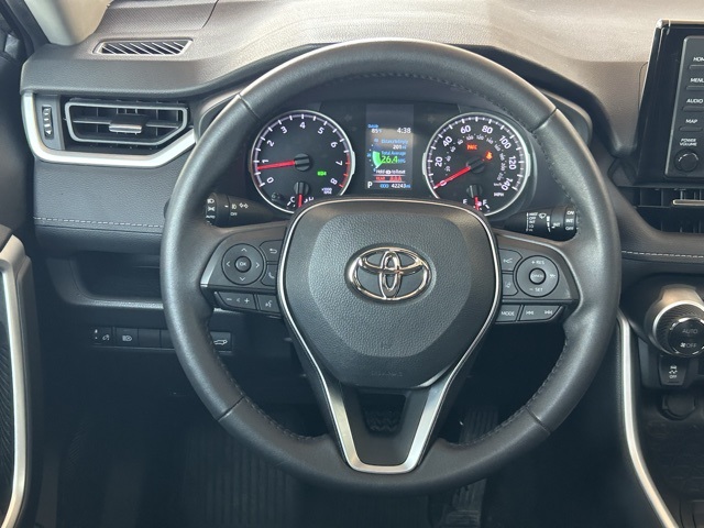 2022 Toyota RAV4 XLE Premium photo 10