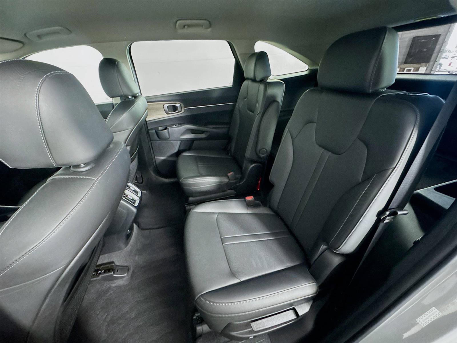 2023 Kia Sorento EX photo 17