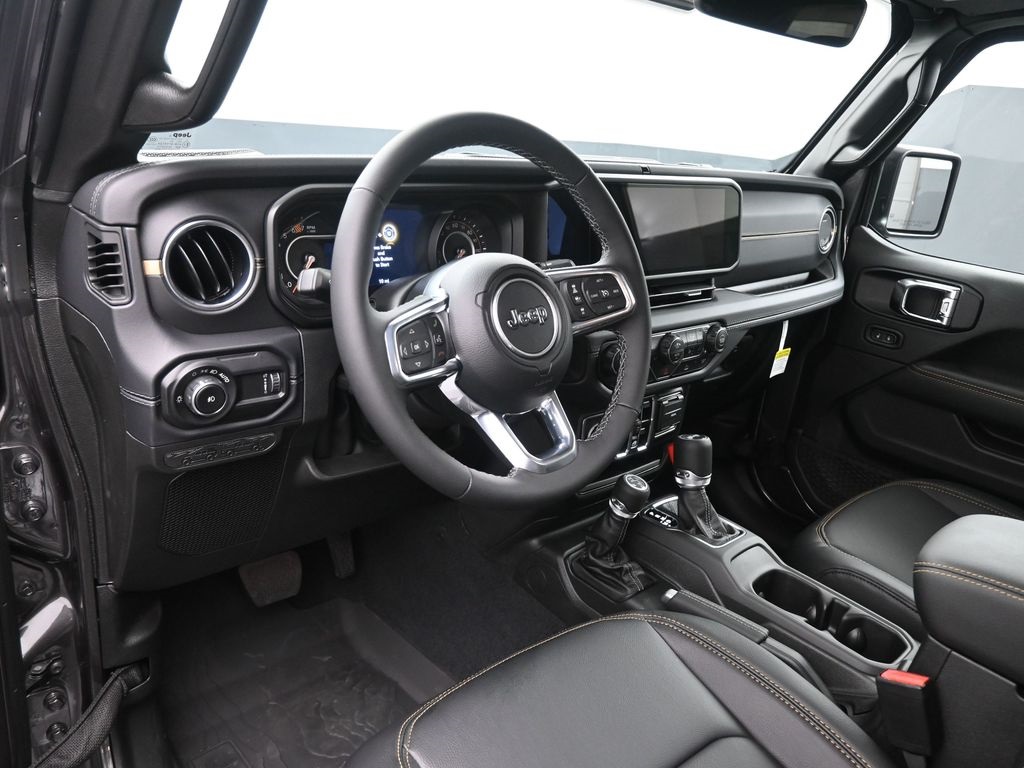 2025 Jeep Wrangler Sahara photo 2