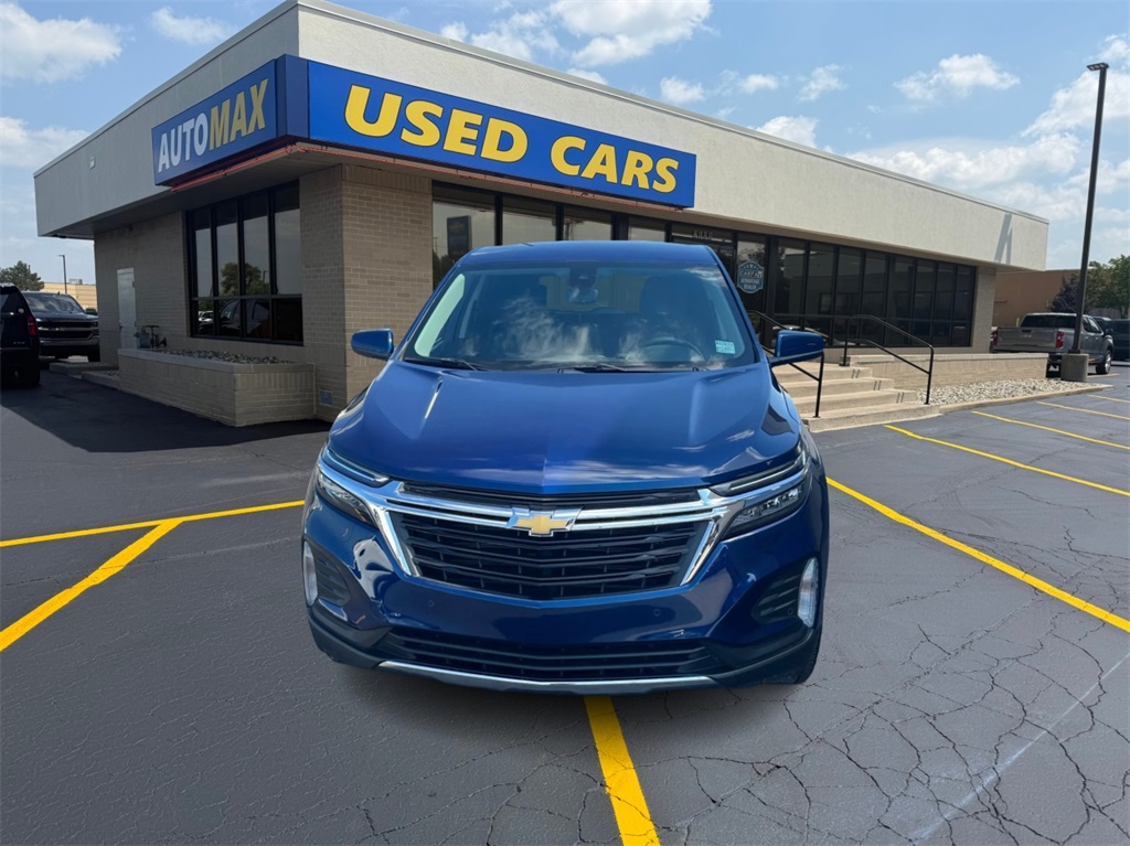 2022 Chevrolet Equinox LT photo 3