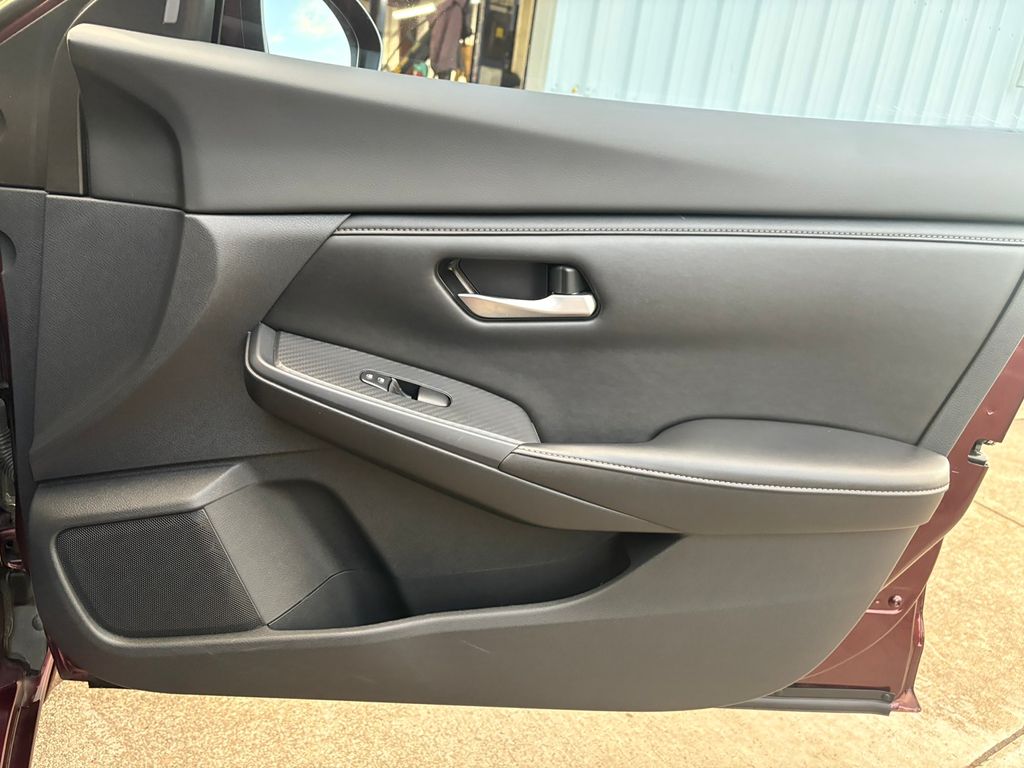 2022 Nissan Sentra SV photo 25