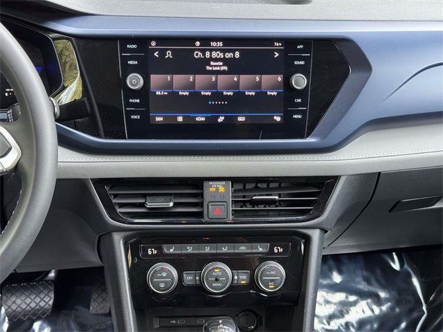 2024 Volkswagen Taos SE photo 18