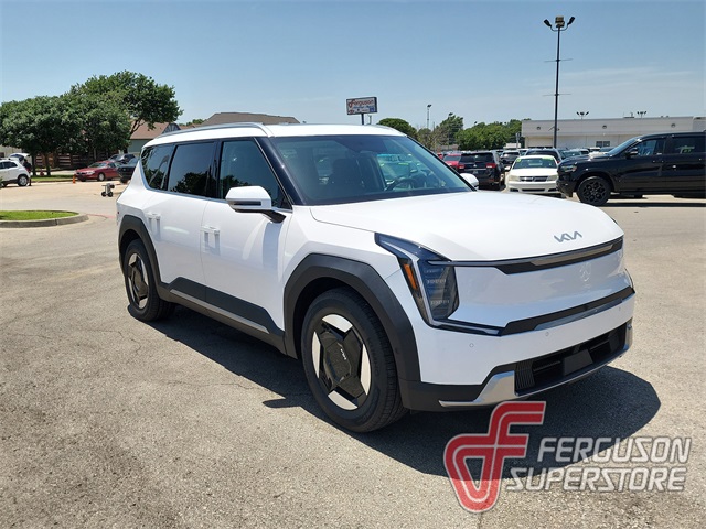 2026 Kia EV9 Wind's photo