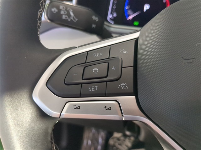 2025 Volkswagen Taos SEL photo 22