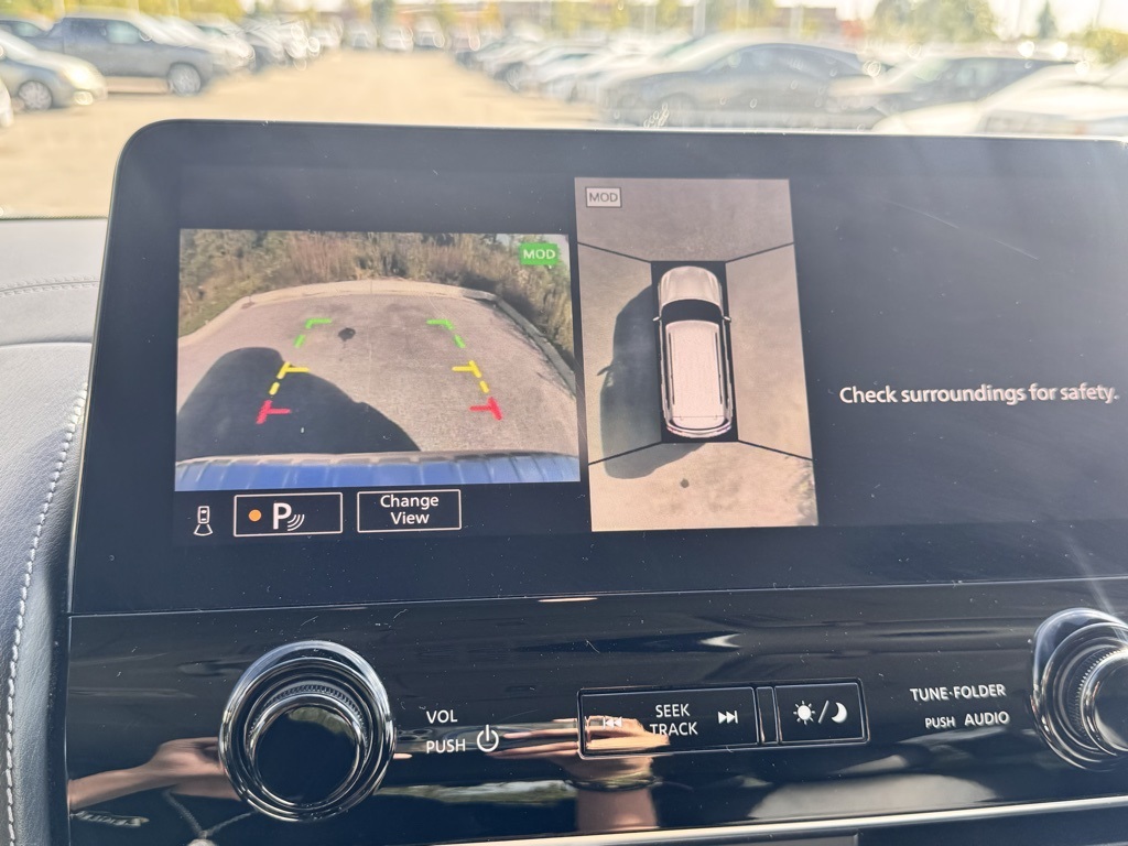 2022 Infiniti QX80 Luxe photo 7