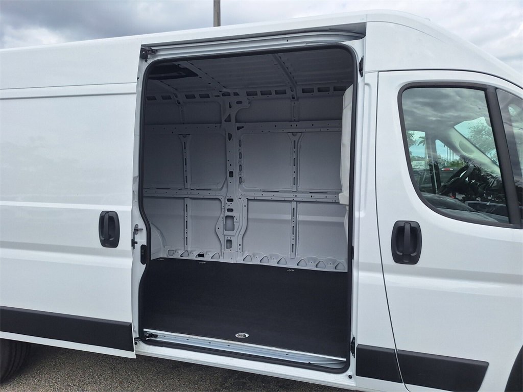 2025 Ram ProMaster 3500 photo 9
