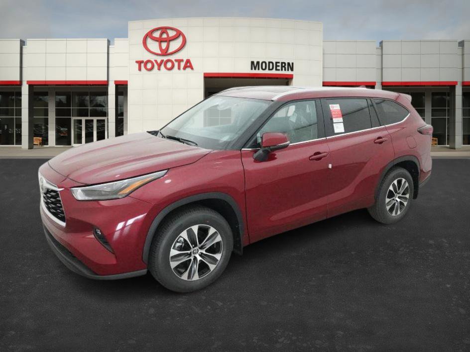 2026 Toyota Highlander XLE's photo