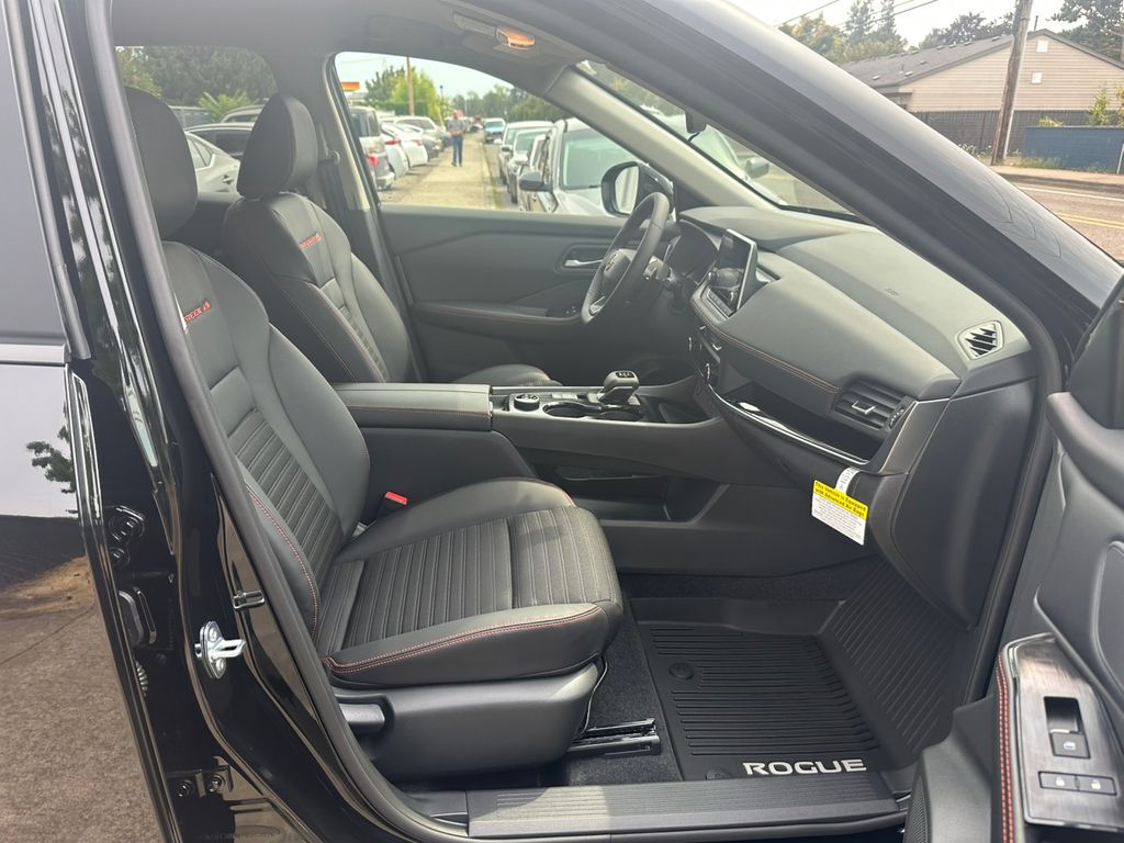 2026 Nissan Rogue SV photo 21