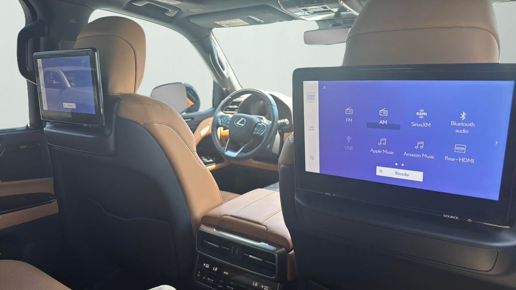2025 Lexus LX Luxury photo 16