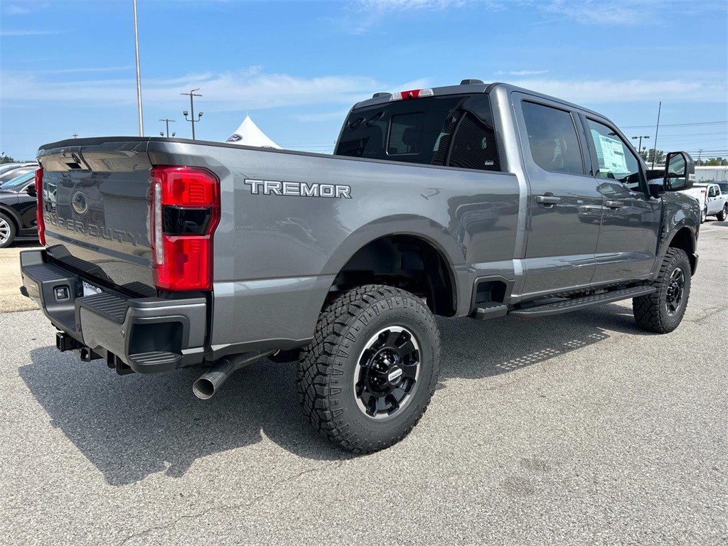 2026 Ford F-250 Lariat photo 3