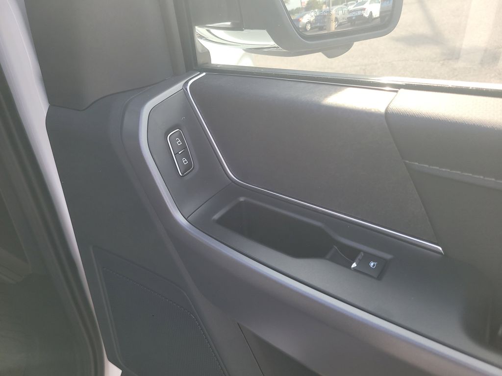2025 Ford F-150 XLT photo 27