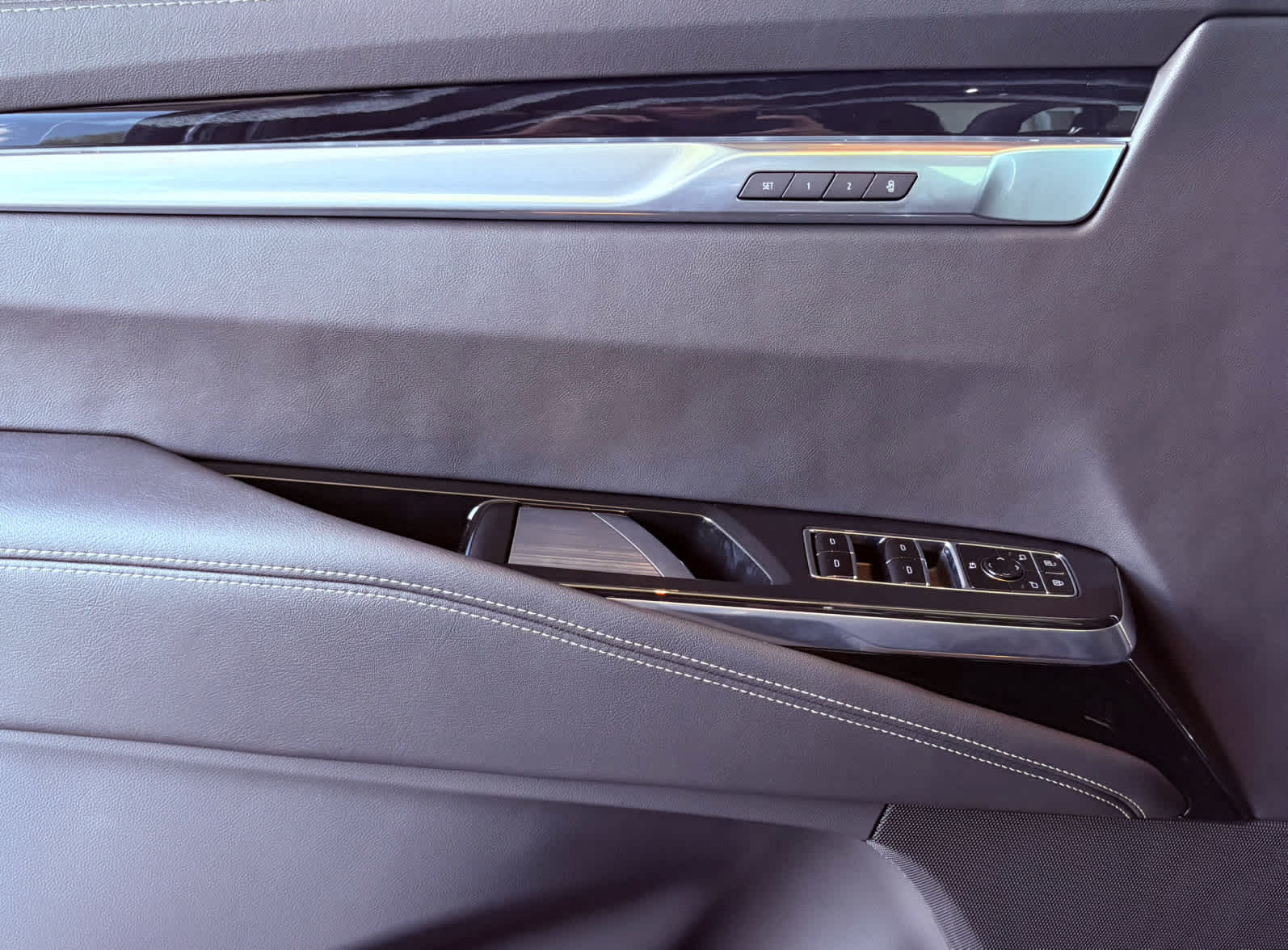 2025 Cadillac Escalade ESV Sport photo 6