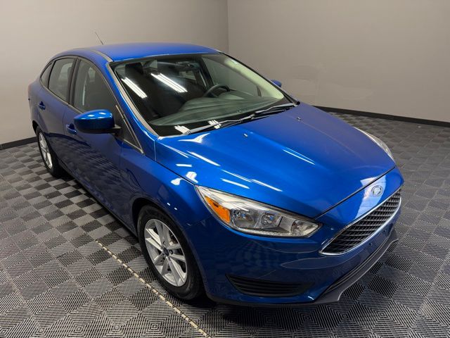 2018 Ford Focus SE photo 2