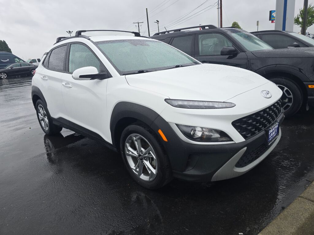2022 Hyundai Kona SEL photo 3