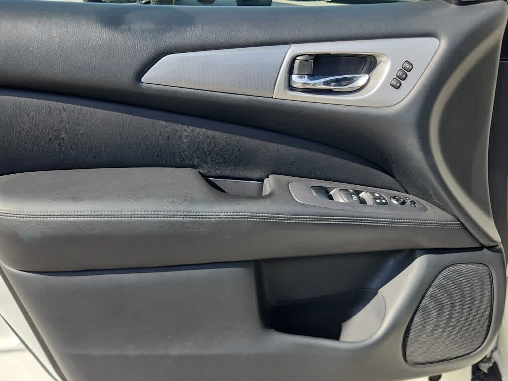 2020 Nissan Pathfinder SL 4x4 photo 10