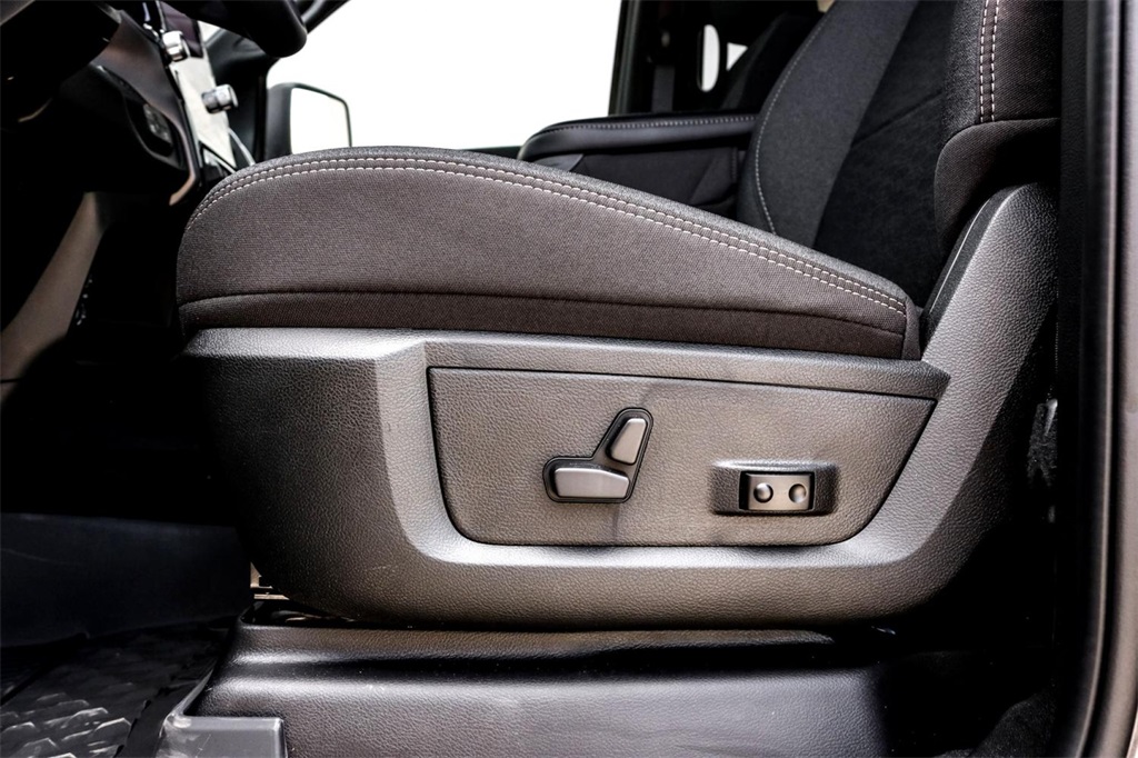 2025 Ram 2500 Big Horn photo 8
