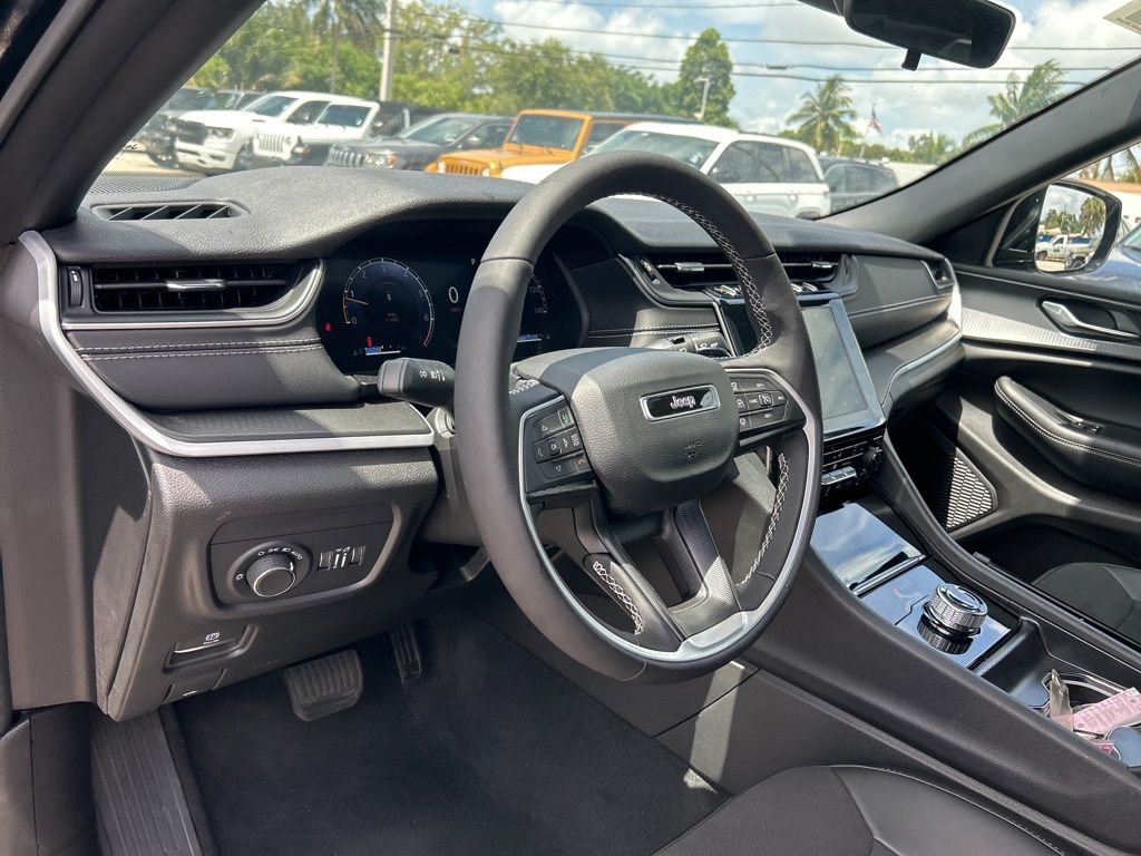 2025 Jeep Grand Cherokee Altitude X photo 10