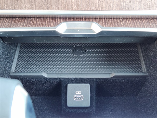 2025 Land Rover Range Rover SE photo 12
