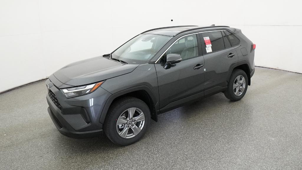 2025 Toyota RAV4 XLE's photo