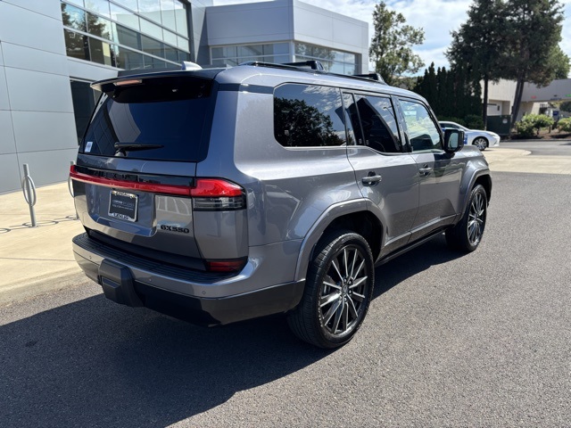 2024 Lexus GX 550 Luxury photo 4