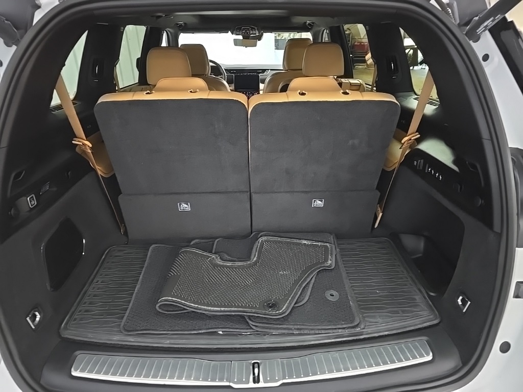 2021 Jeep Grand Cherokee L Summit Reserve photo 12