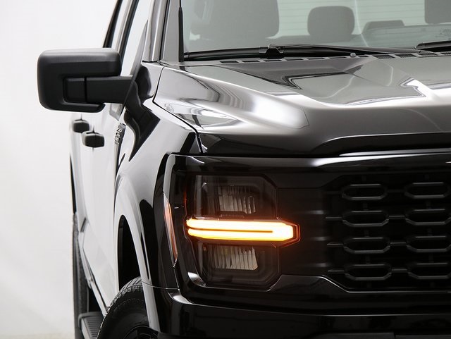 2025 Ford F-150 STX photo 4