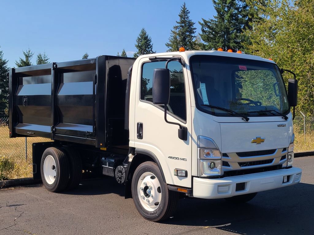 2025 Chevrolet Silverado 4500HD photo 4