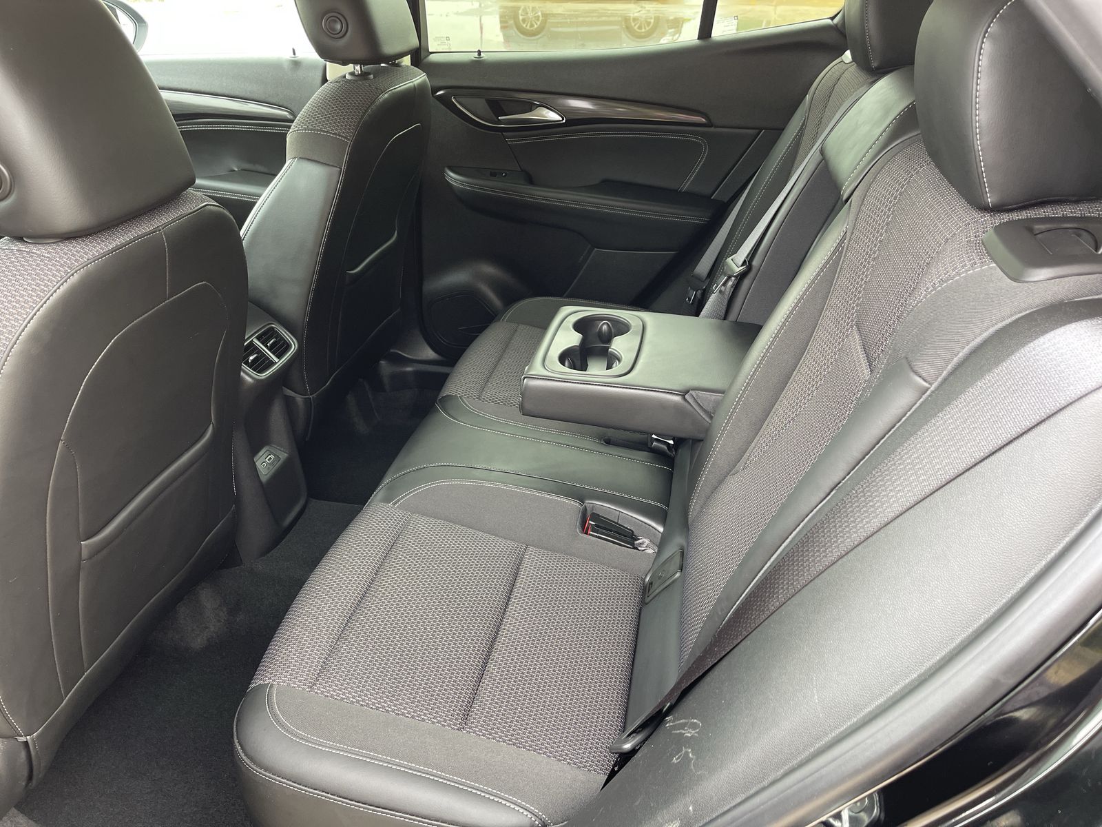 2021 Buick Envision Preferred photo 4
