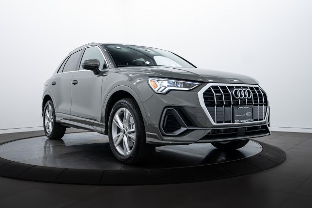 2024 Audi Q3 S line Premium Plus