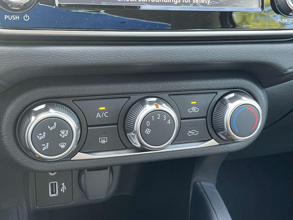 2025 Nissan Versa S photo 21