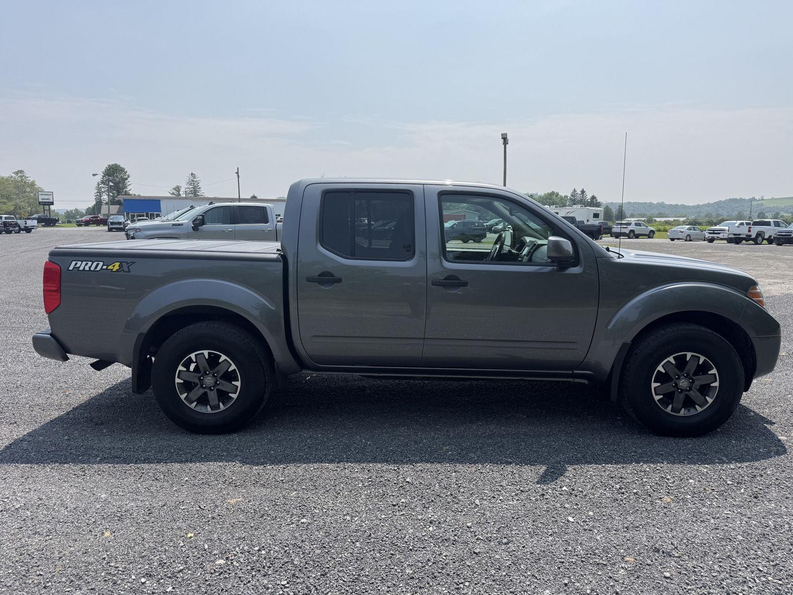 2019 Nissan Frontier PRO-4X photo 3