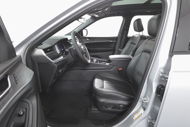 2025 Jeep Grand Cherokee Limited photo 10