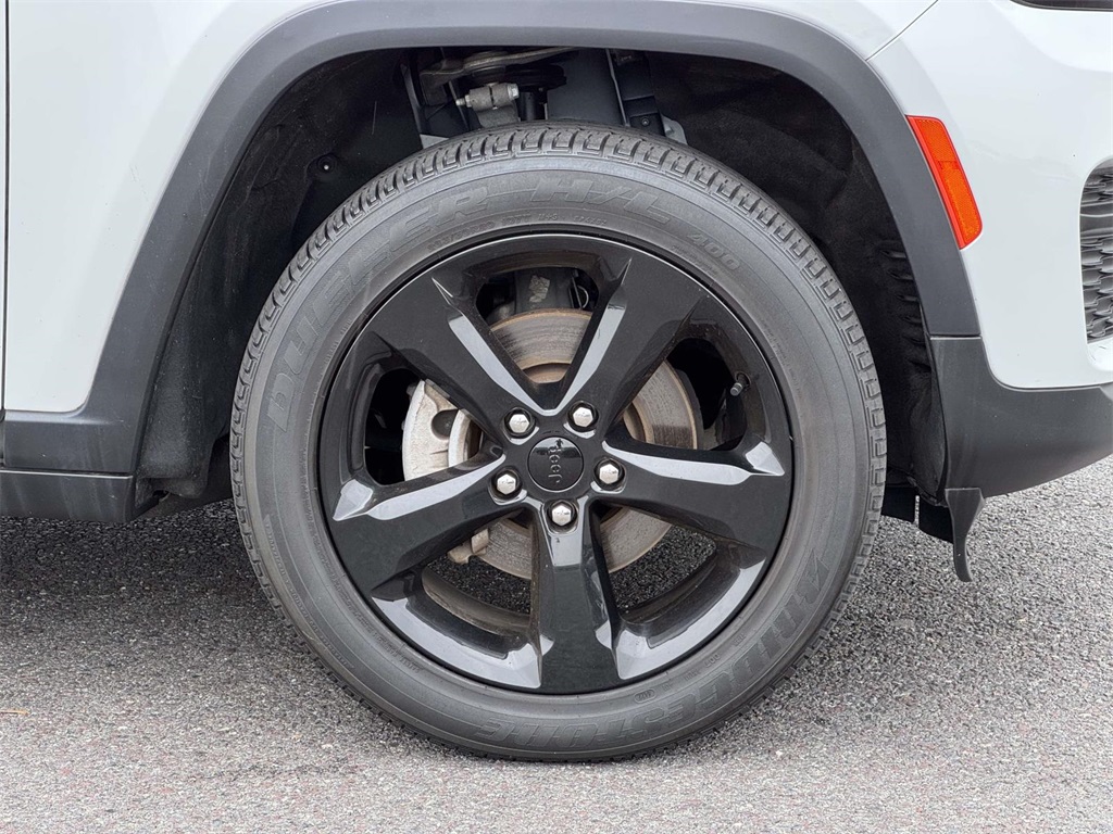 2023 Jeep Grand Cherokee Altitude photo 12