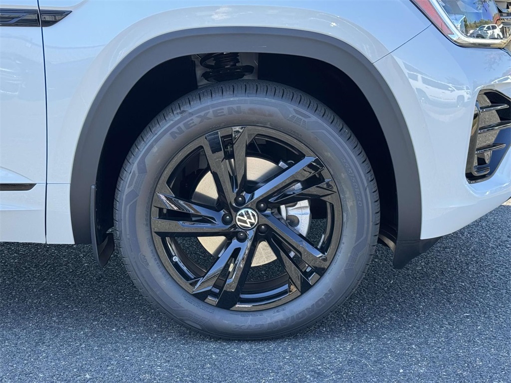 2026 Volkswagen Atlas Cross Sport SEL R-Line photo 11