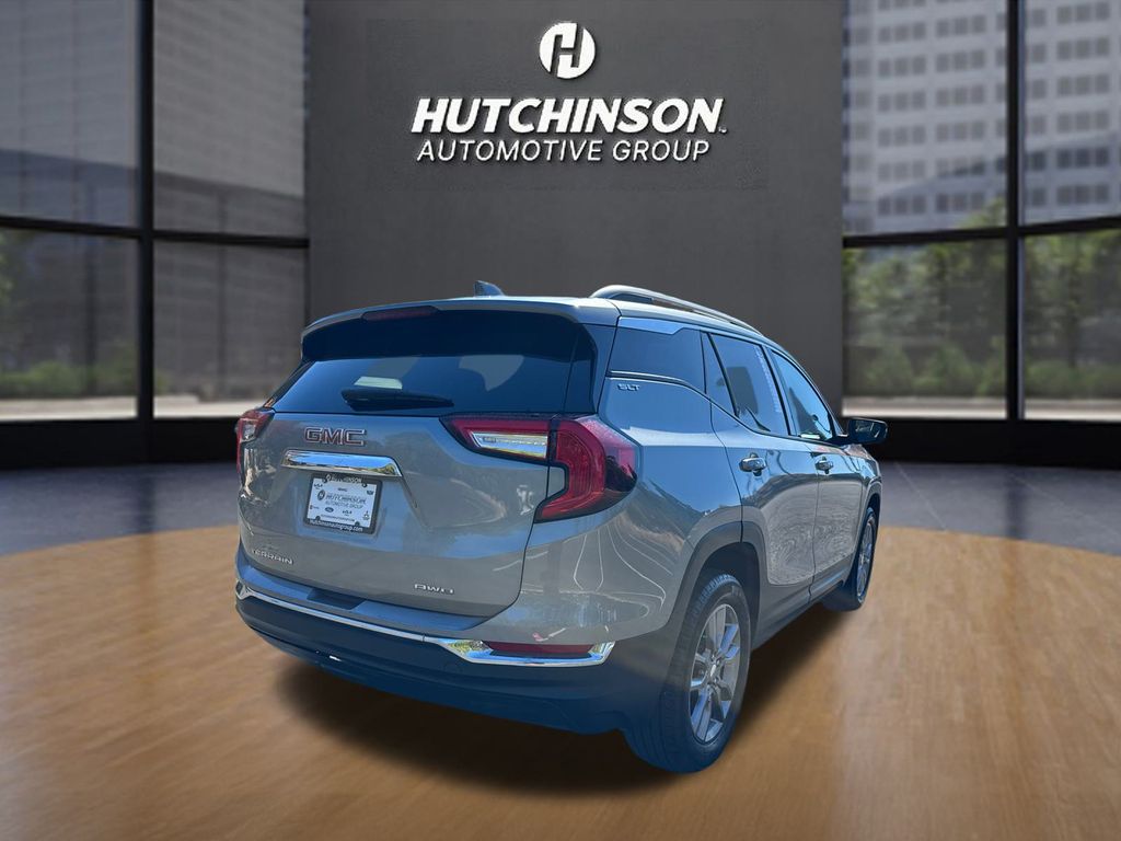 2024 Gmc Terrain SLT photo 2