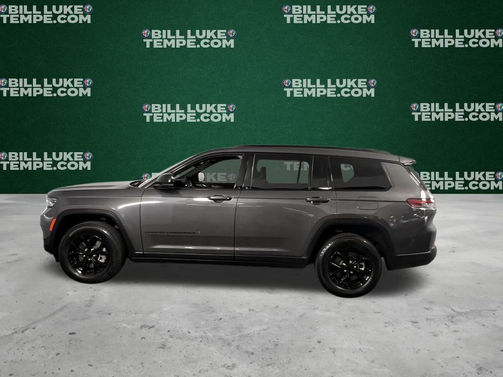 2024 Jeep Grand Cherokee Altitude photo 3