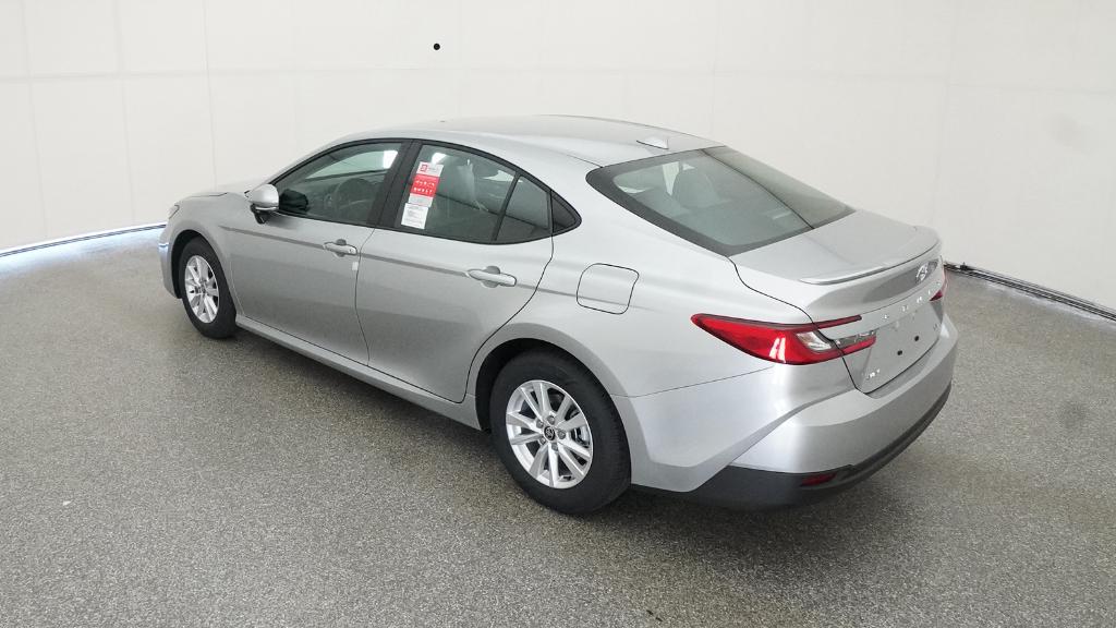 2025 Toyota Camry LE photo 11