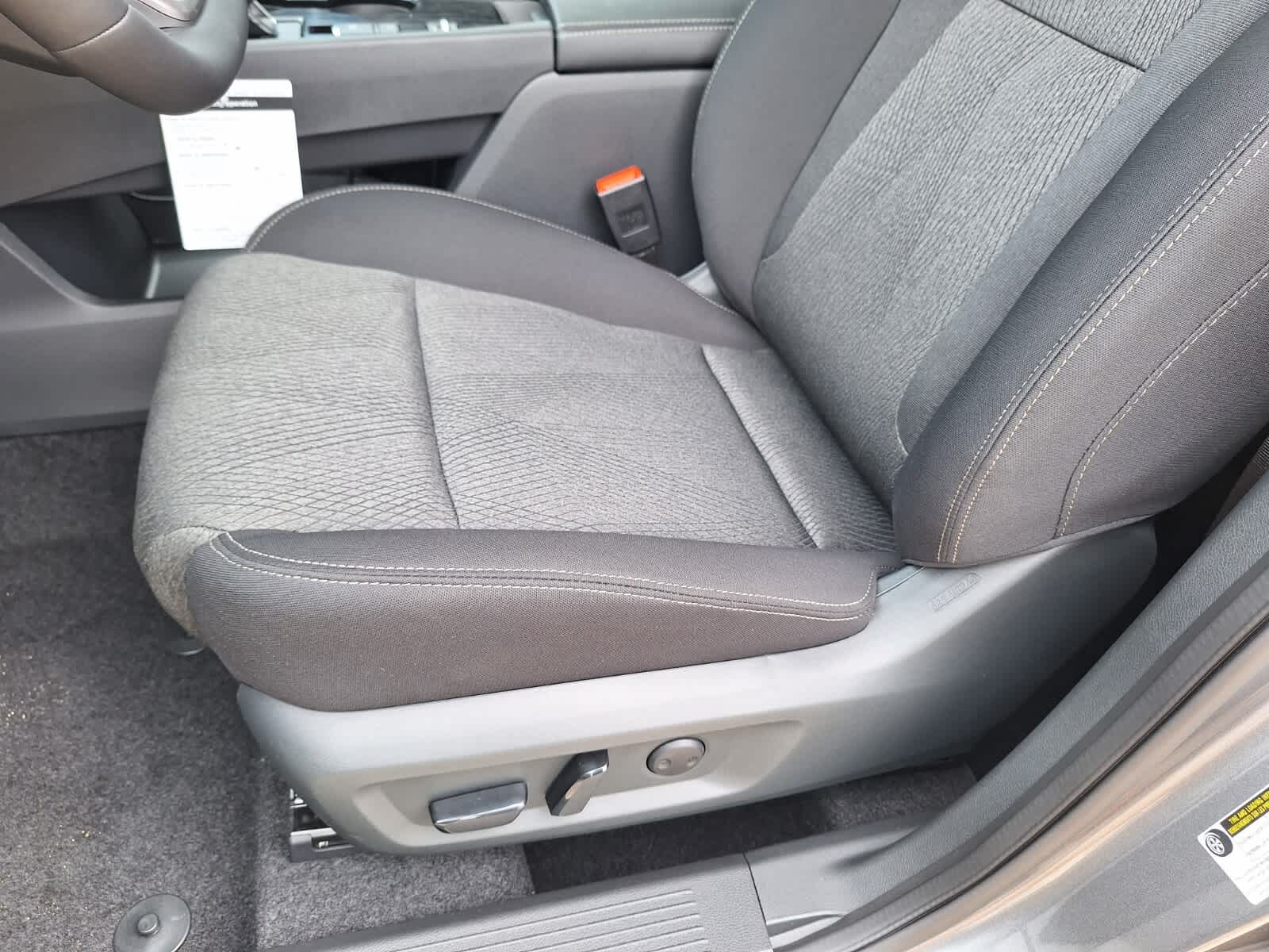 2026 Nissan Rogue SV photo 10