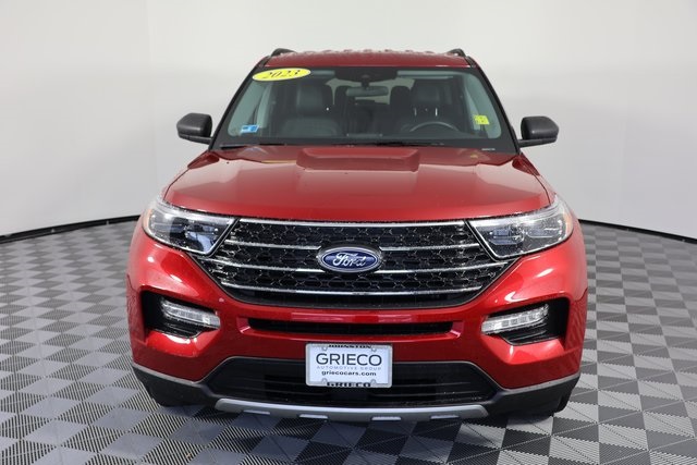2023 Ford Explorer XLT photo 2
