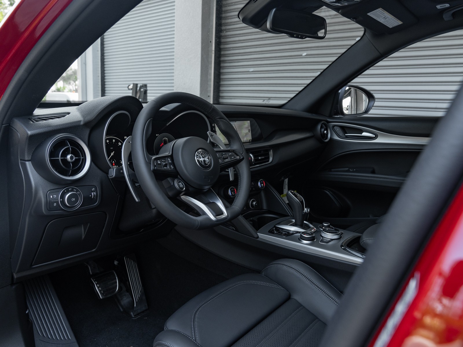 2024 Alfa Romeo Stelvio photo 16