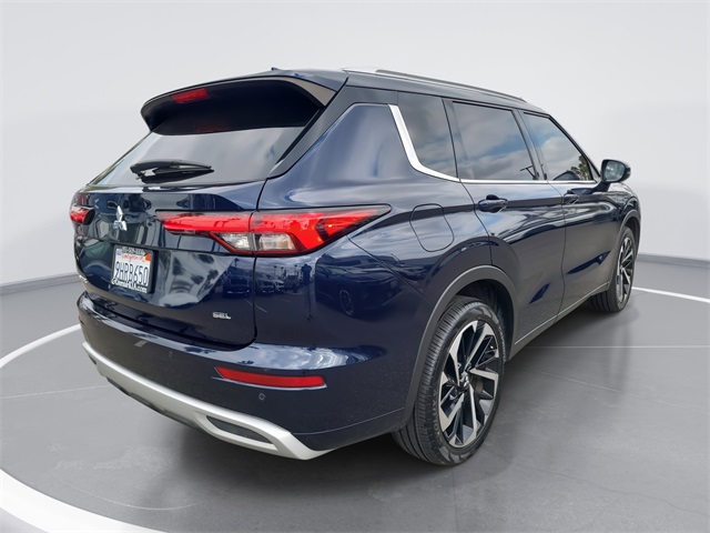 2023 Mitsubishi Outlander SEL photo 4
