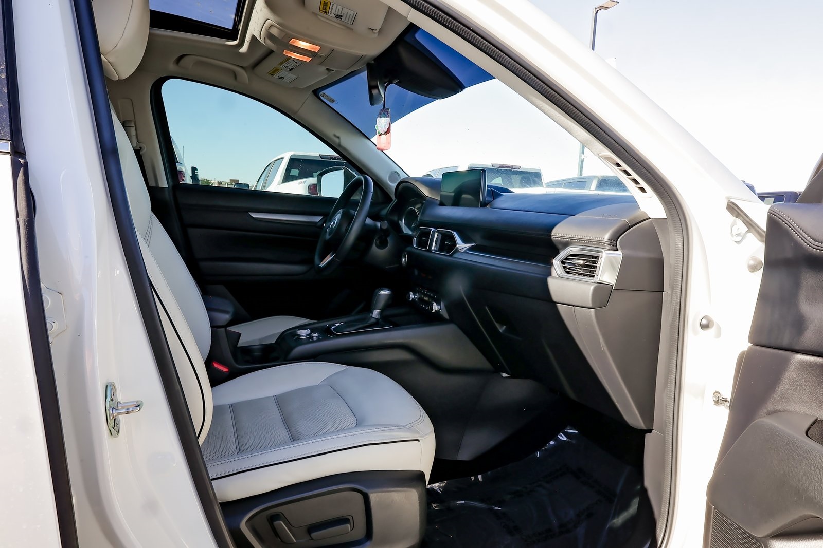 2024 Mazda CX-5 2.5 S Preferred photo 23