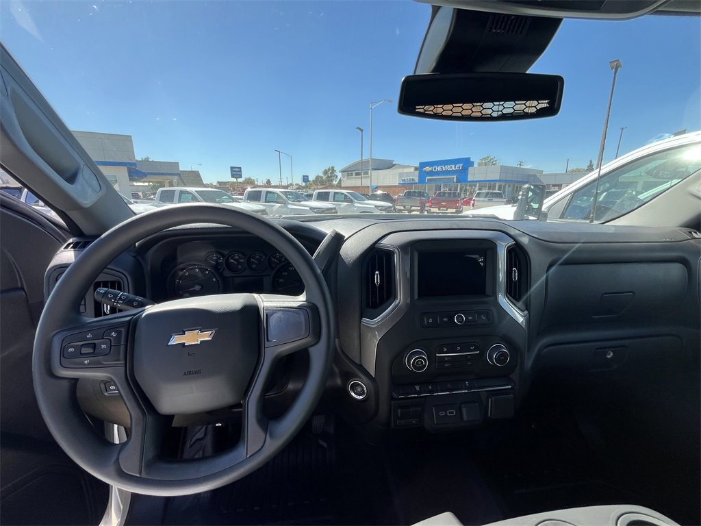 2025 Chevrolet Silverado 3500HD Work Truck photo 6