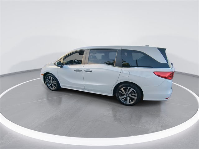 2021 Honda Odyssey Touring photo 6