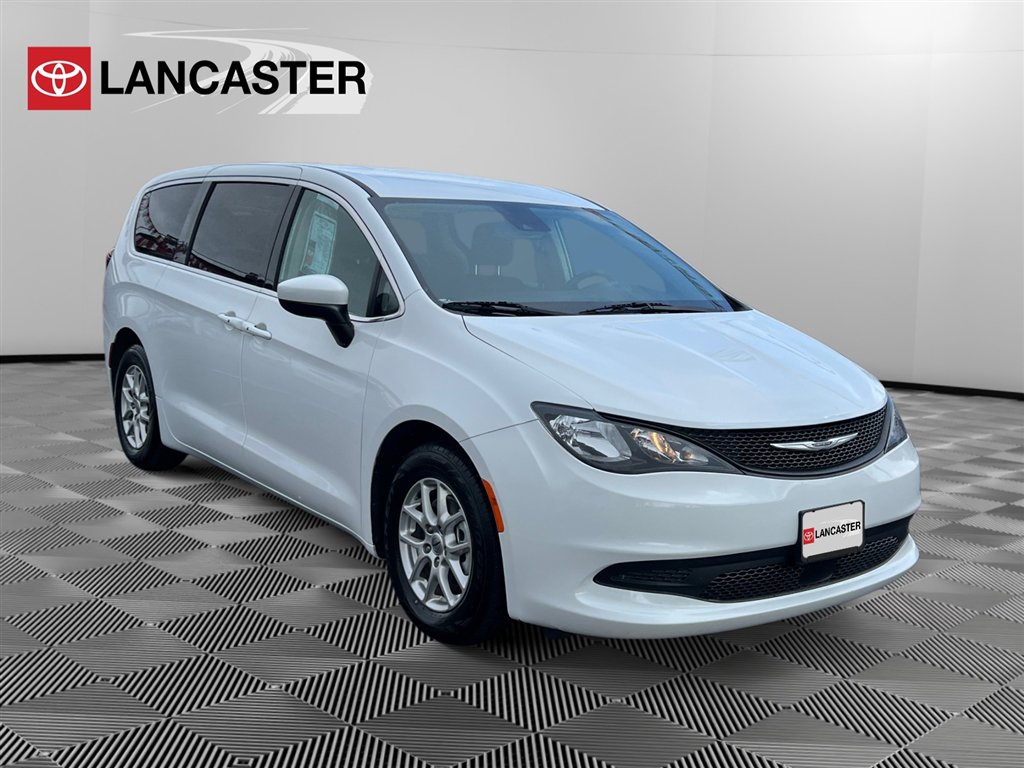 2023 Chrysler Voyager LX